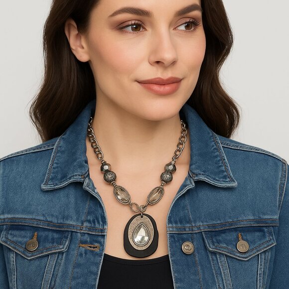 Laura Ashley Statement Necklace ✨ - Picture 1 of 10